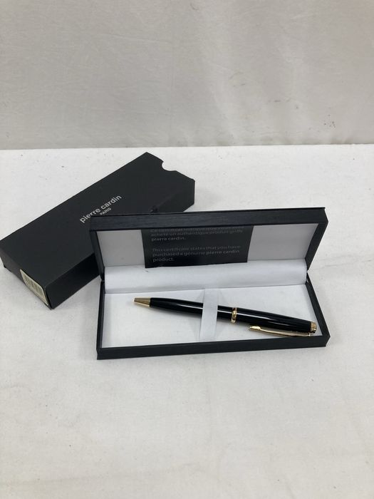 Caneta Esferográfica Momento Pierre Cardin