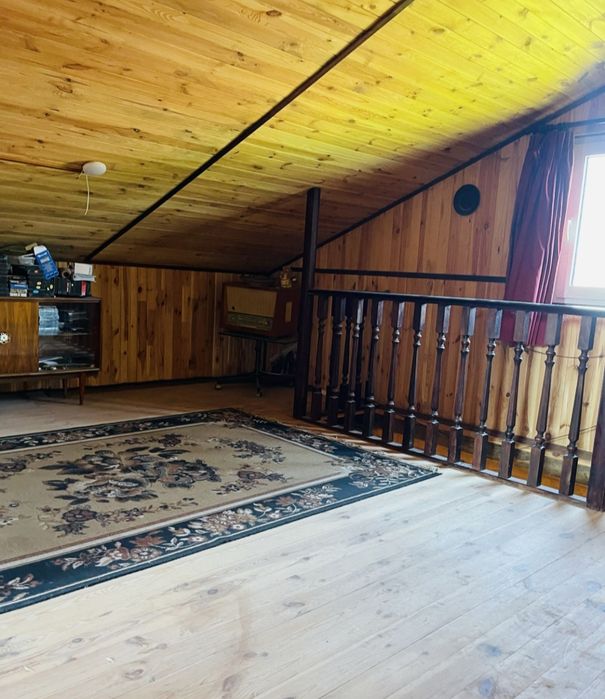 Будинок біля лісу.  Сертифікат, постанови