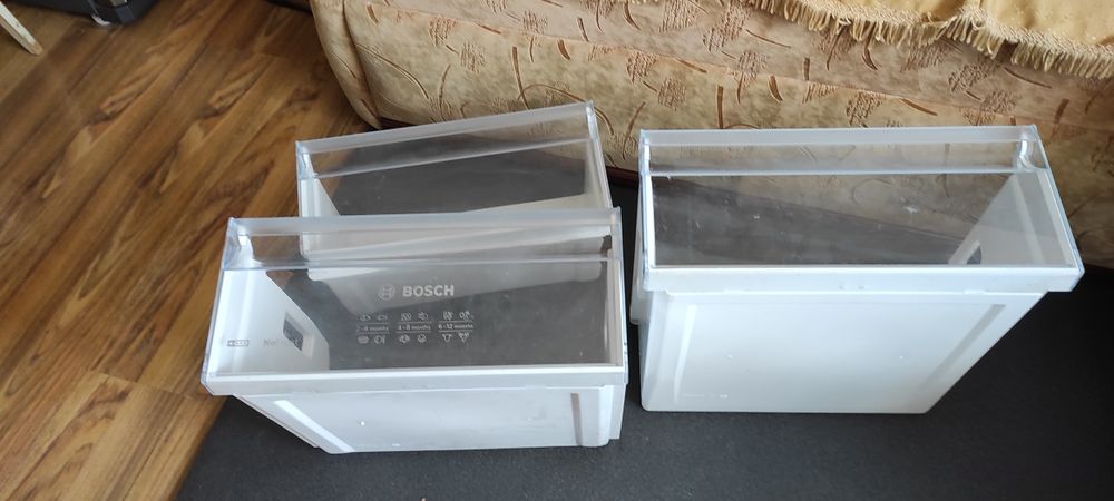 Пластиковые ящики и полки  Bosch KGN39VL21/18