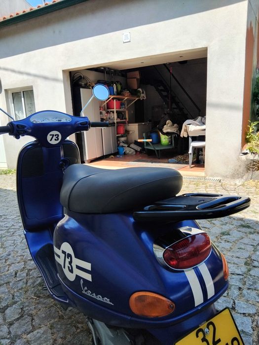 Secooter vespa  restaurada  vintage