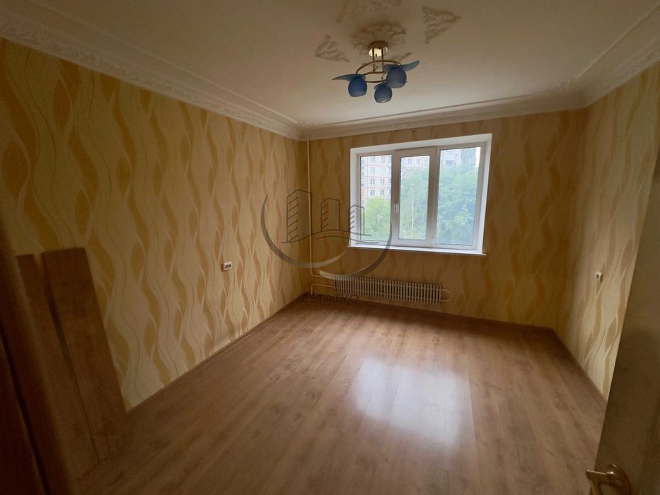 Продам 4 кімнатну квартиру, Салтівка, 626Мкр.