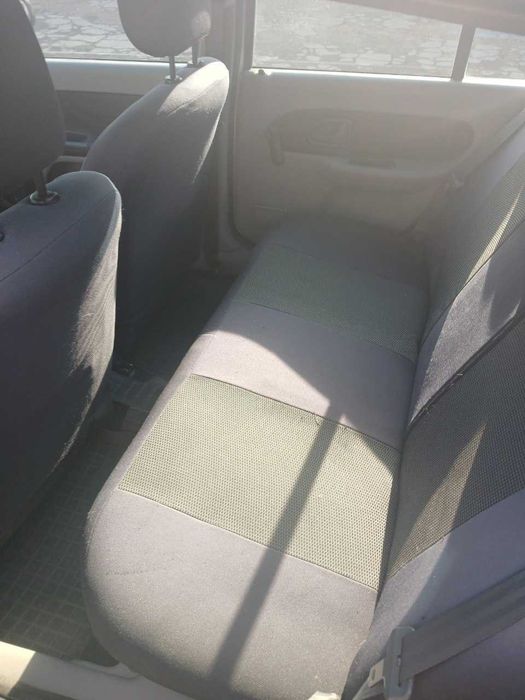продаж автомобіля Renault Clio 2