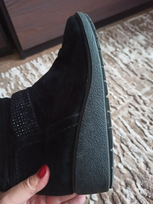 Чоботи зимові ,натуральний замш