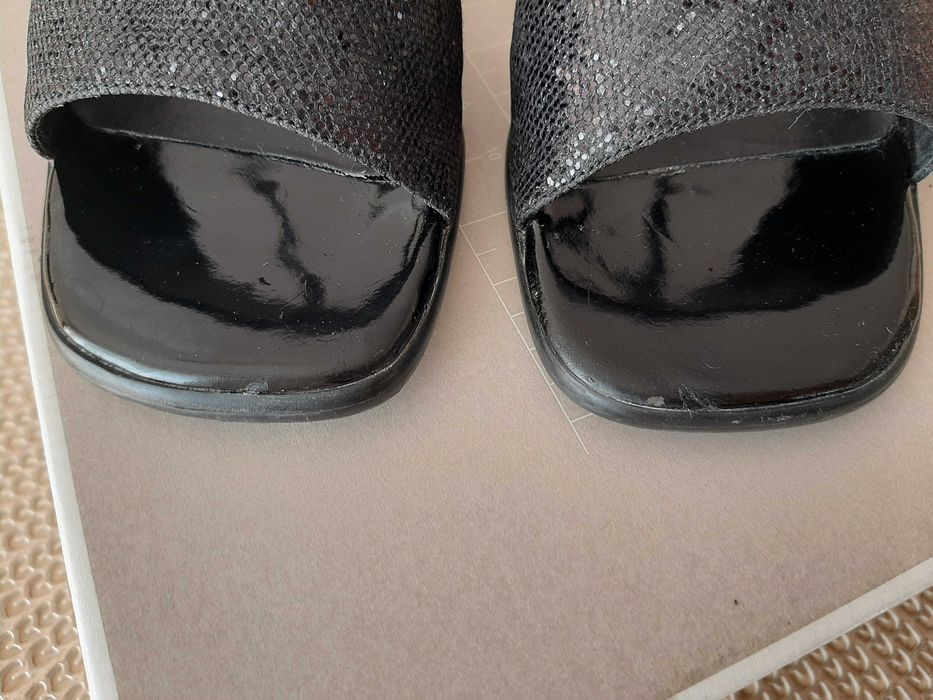 Sprzedam sandały w części skórzane  lakierkowane Scarlett w rozm. 37.