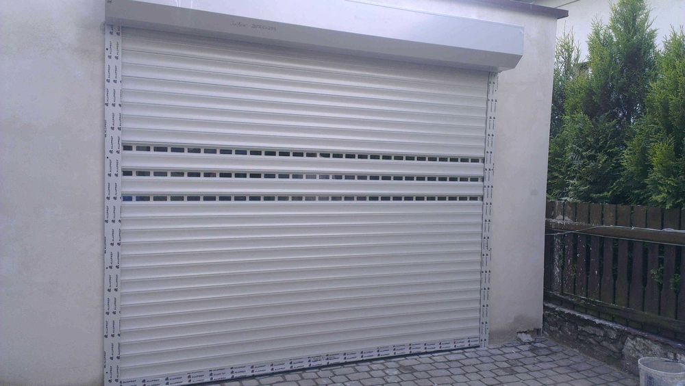 Brama garażowa rolowana ocieplona