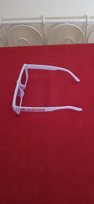 Óculos de sol Moche, novos