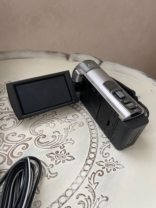 Відеокамера SONY HDR-CX 130