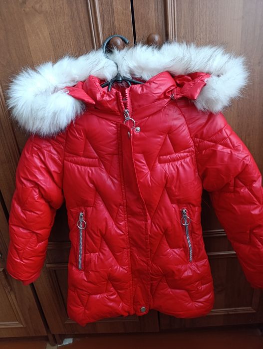 Продам зимові куртки на дівчинку