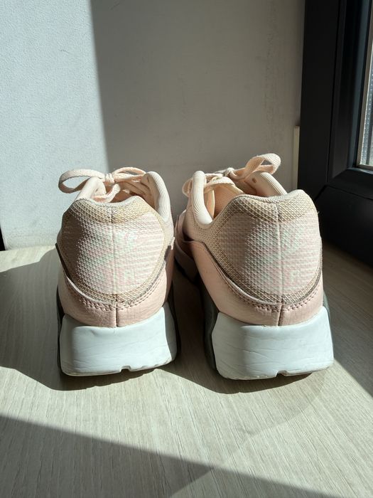 Женские кроссовки Nike Air Max 90