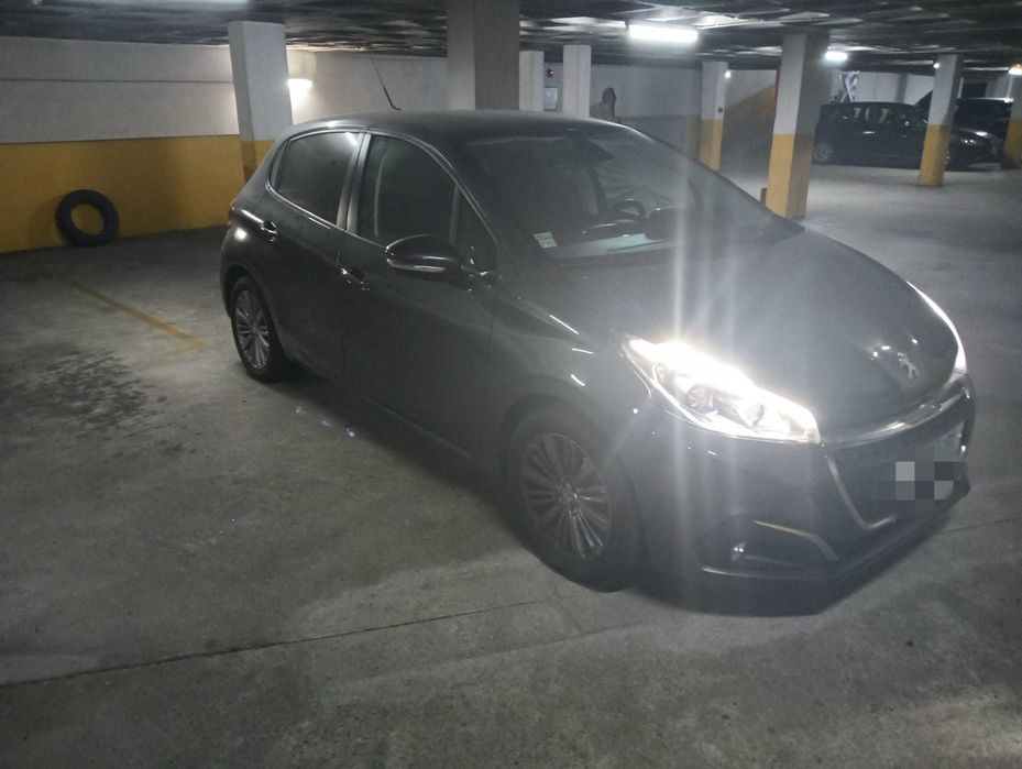 Peugeot 208 1.2 Signature