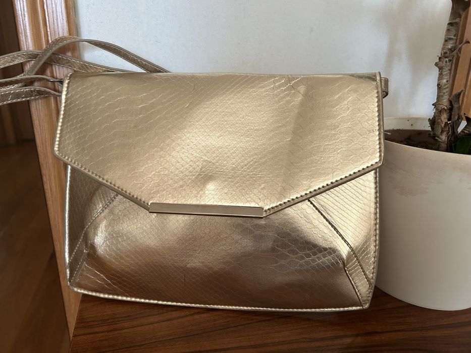 Carteira dourada Parfois