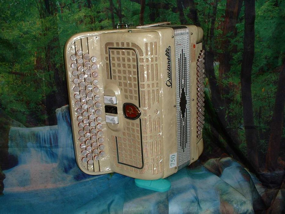 Acordeao Avenda G .750