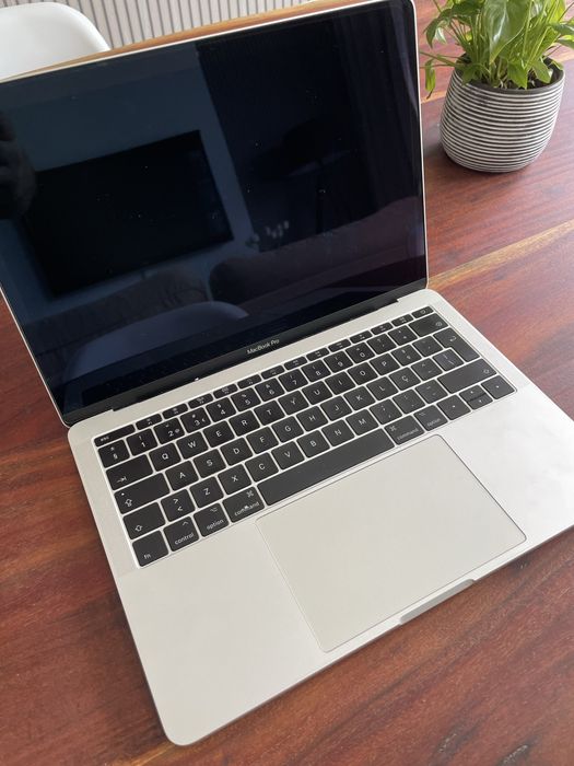MacBook Pro 13 polegadas 2016 (leia)453713795021557760