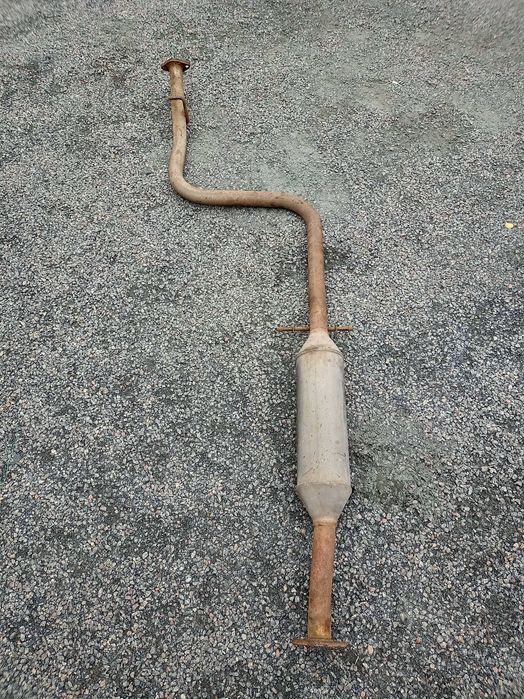 Резонатор  Джили СК 2008 год.