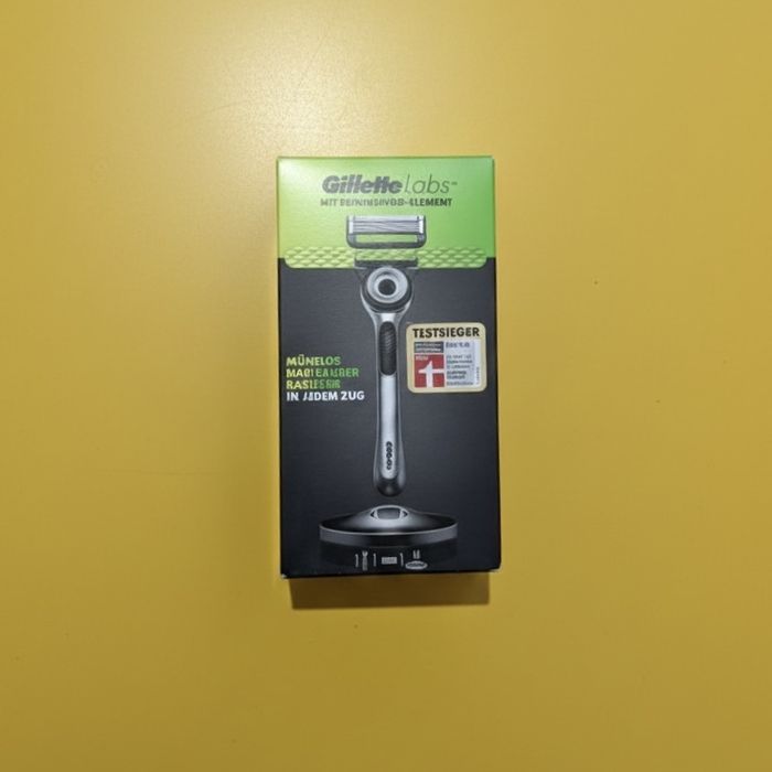 Gillette Labs – Maszynka do golenia z elementem czyszczącym