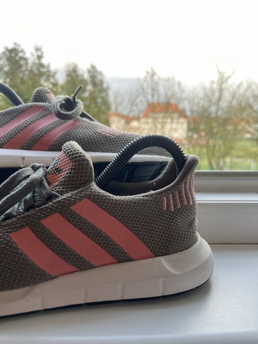 Buty Adidas Swit Run Modowe Stylowe