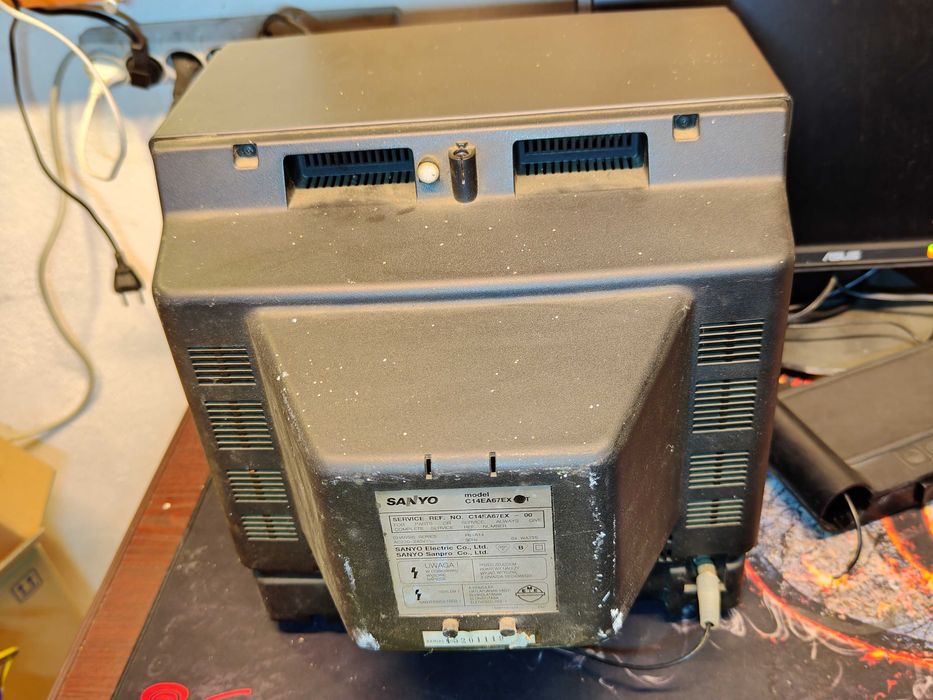 Telewizor Sanyo C14EA67EX 14 cali CRT retro vintage