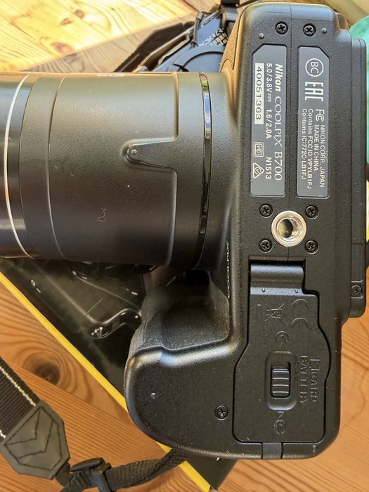 Nikon Coolprix  B700