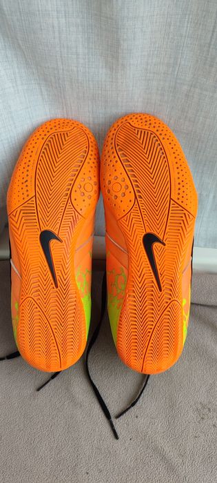 Футзалки бампи Nike Elastico 42,5