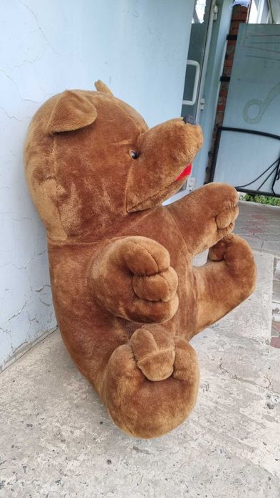 Великий м’який ведмідь