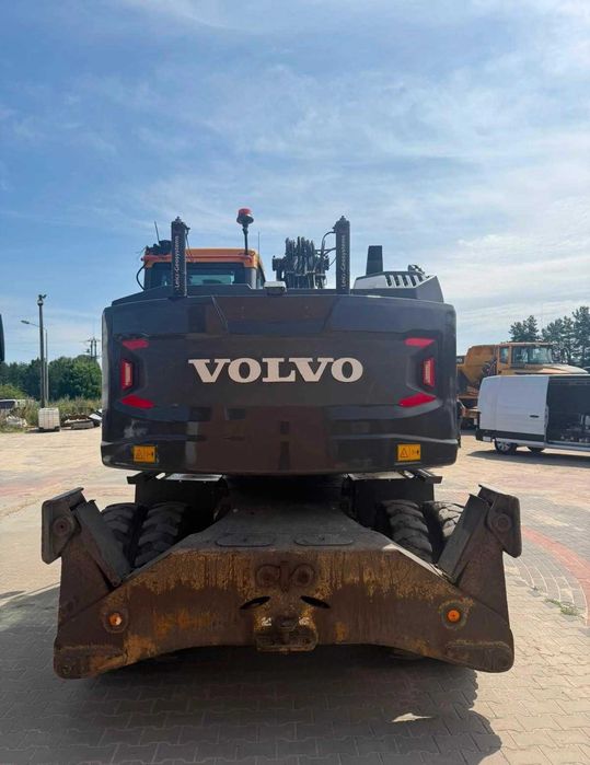 Колесний ексковатор Volvo EWR 150 з ЕС