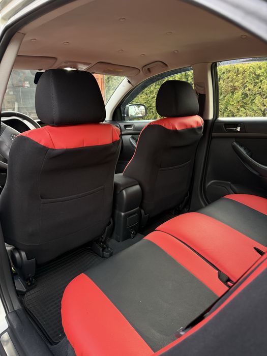 Pokrowce komplet Toyota Avensis
