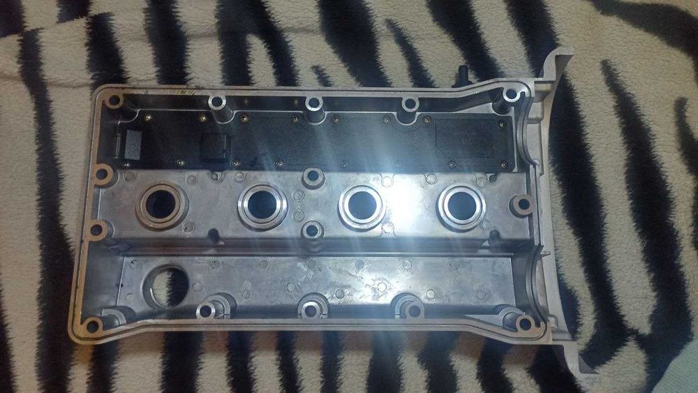 Клапанна кришка на Авео 1,6 Ланос 1,6 Лачетті 1,6