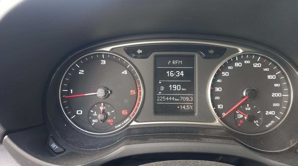Audi A1 Sportback 1.6Tdi 90cv Nacional  c/livro revisoes