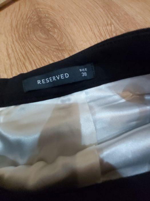 Nowa spódnica Reserved 38 z podszewka