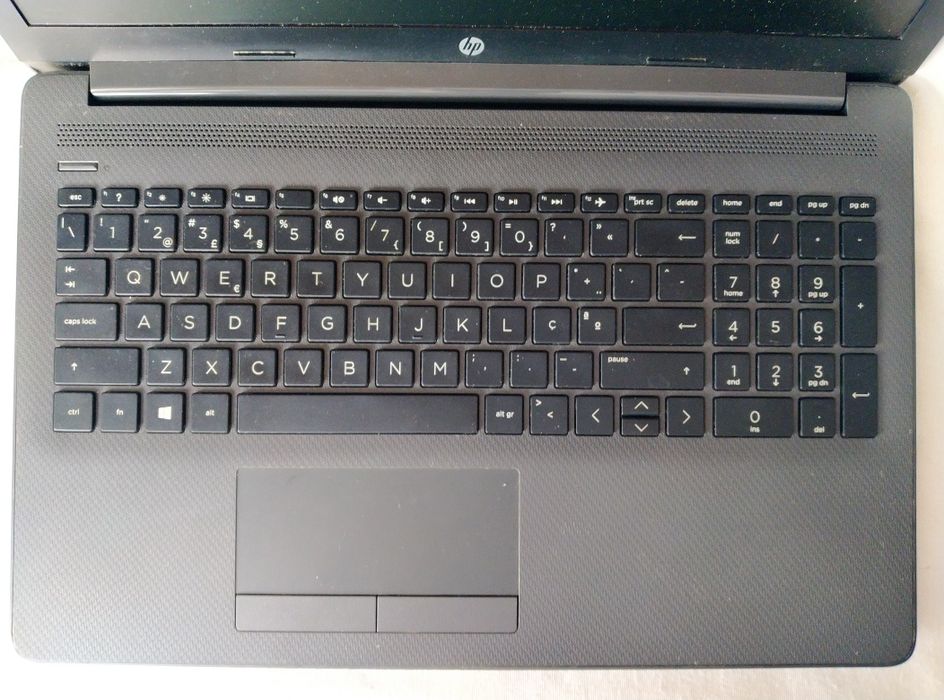 Portátil HP 255 G7 15.6" (Ryzen 3 / 8GB RAM / 256GB NVMe / Win 11 + Office) + Mala