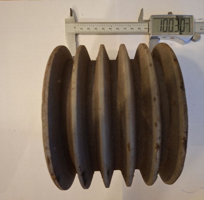 Koło pasowe pięciopasowe, średnica fi 140mm, otwór fi32mm