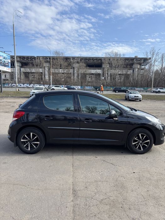 Продам Пежо Peugeot 207