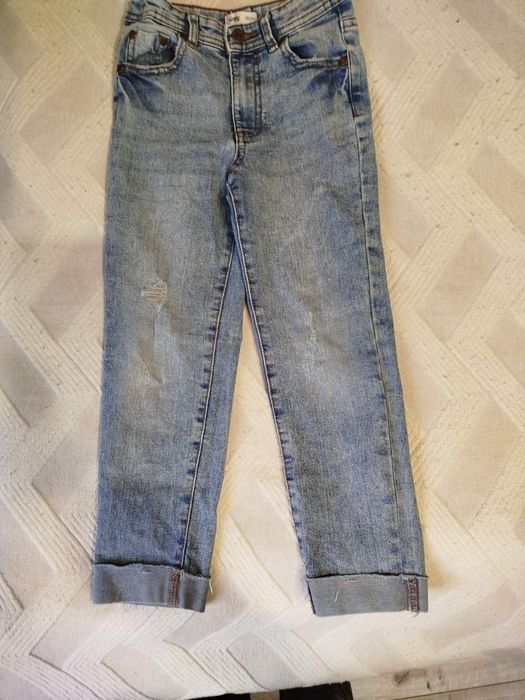 Продам джинси на хлопчика 122