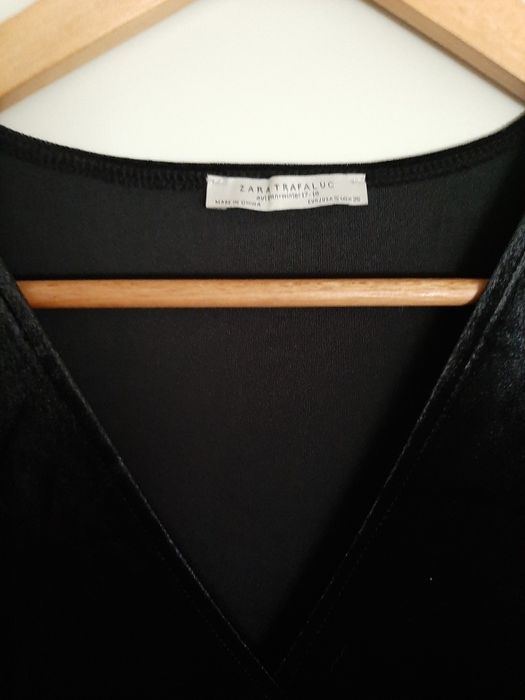 Vestido de veludo Zara