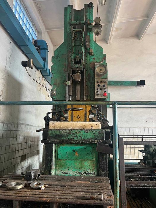 Продам вертикальну пртяжку 7Б 66