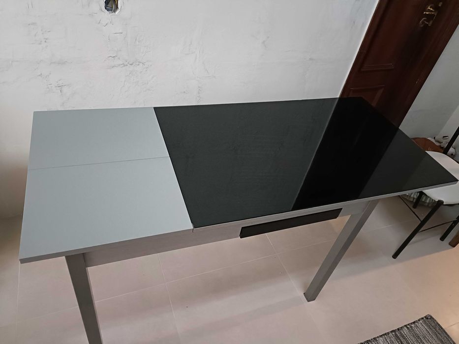 Mesa de cozinha moderna tampo vidro preto temperado