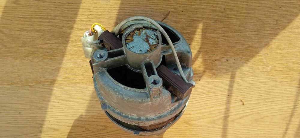 Sprzedam kompresor HXK12AAl oraz EDA TYP SH-10, silnik SOLE typ SH-10