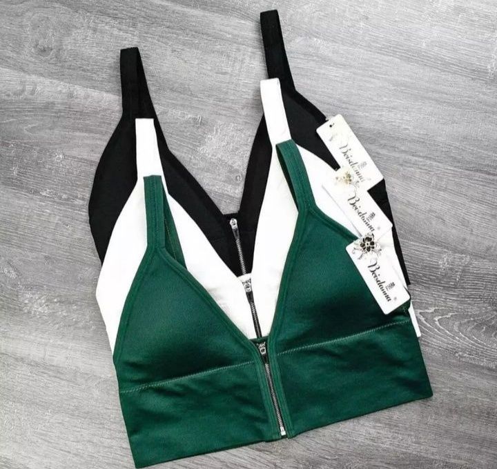 Топ із застібкою спереду!