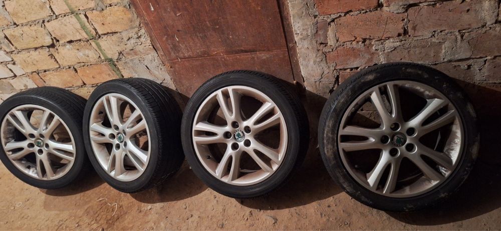 Шини з дисками 205/45R16