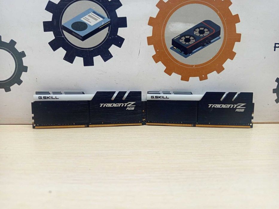 Модуль пам`ятi DDR4 2x16GB/3200 G.Skill Trident Z RGB (F4-3200C16D-32GTZR)