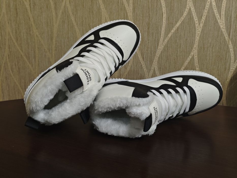 Зимние кроссовки женские размер 42

сезона