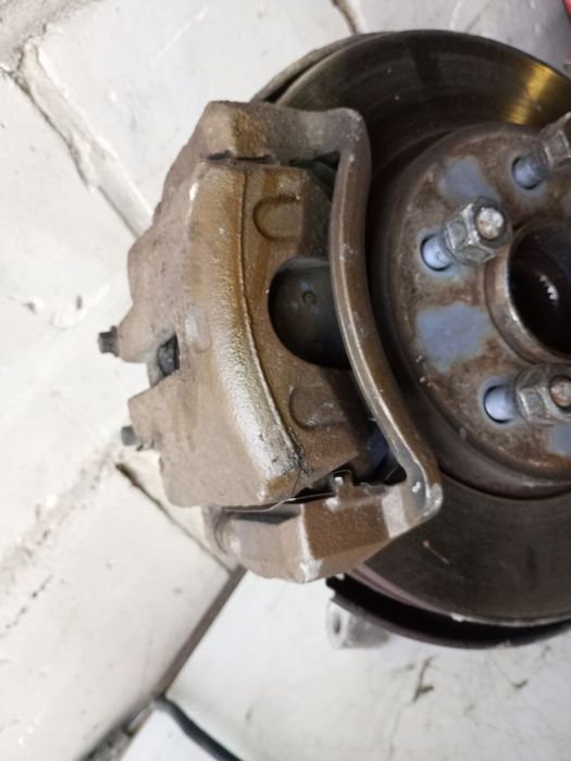 Zestaw hamulcowy Opel Insignia A tarcza klocki zacisk  piasta
