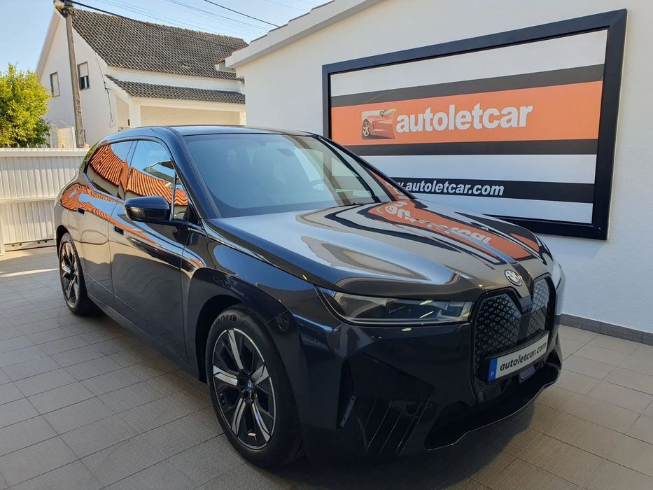 BMW iX xDrive 40 Pack Desportivo