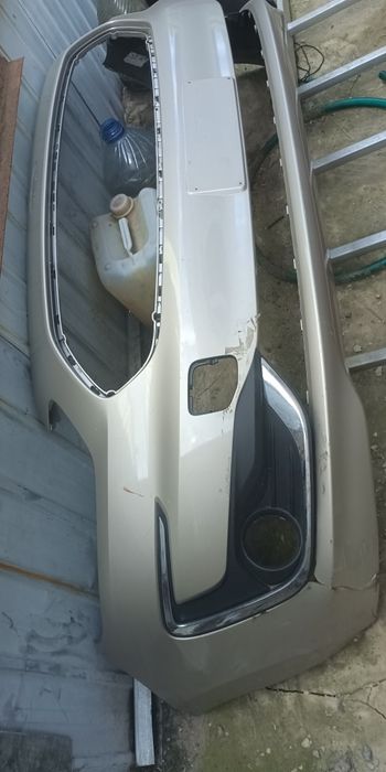 продам передний бампер форд