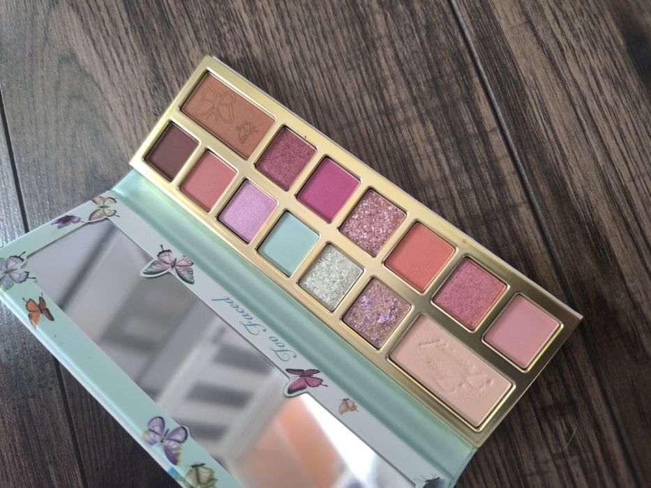Too Faced Too Famme paleta cieni