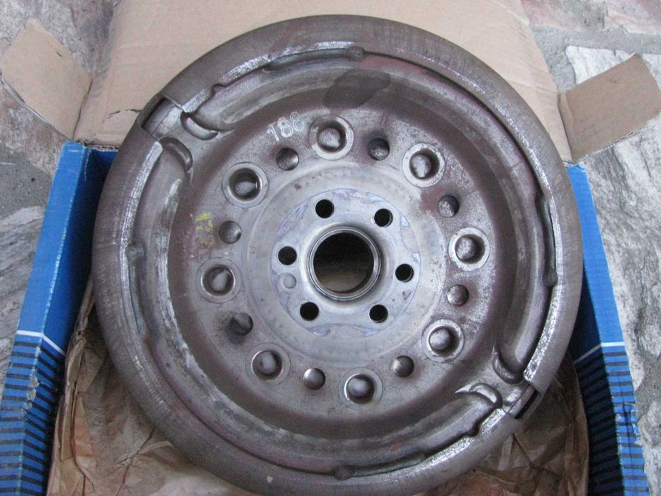 Koło Dwumasowe do silnika 2,0 tdi 140km w  B .dobrym stanie SACHS