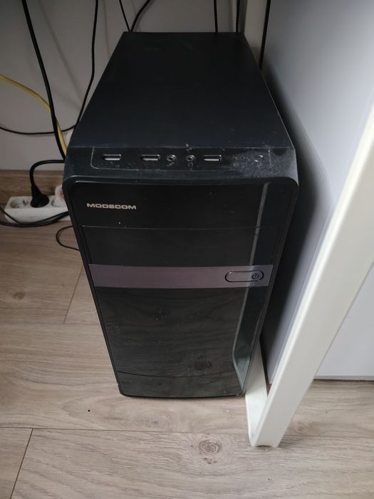 i5 11600K z GTX 1660 Super oraz monitor Asus