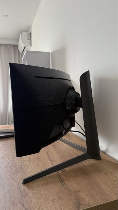 Ігровий монітор 27" Samsung  Odyssey G7 240 Гц