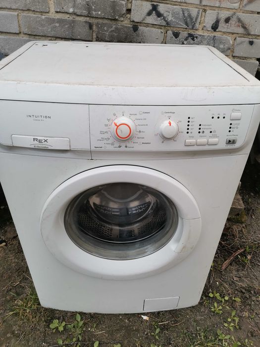Продам стиральную машину под восстановление Electrolux rwt 6140