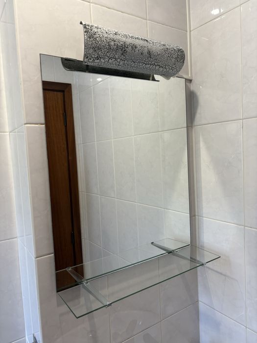 Espelho casa banho e candeeiro